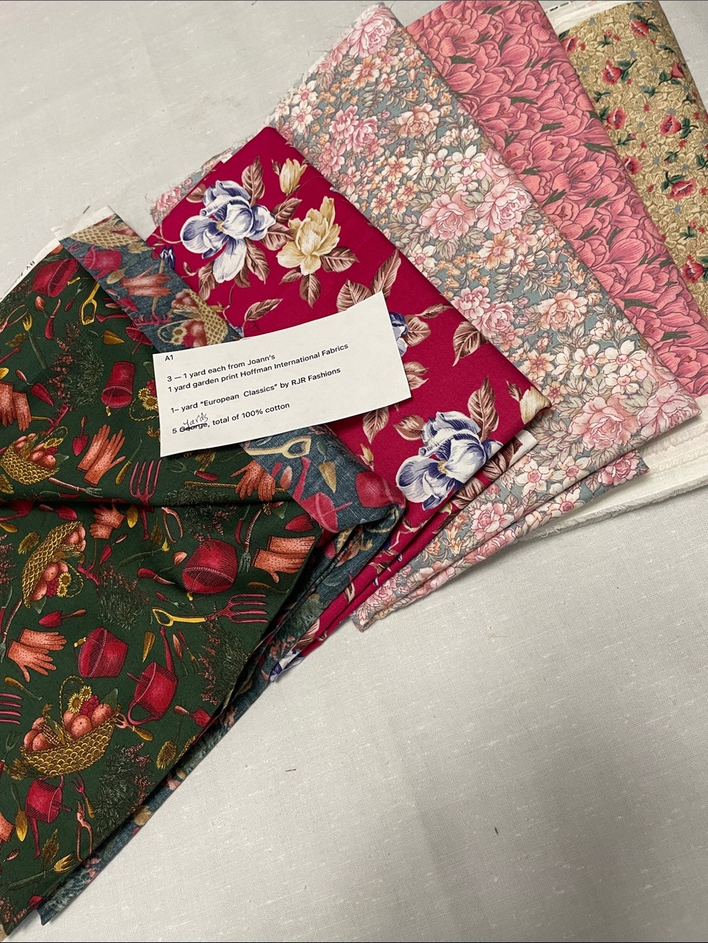 4–5 LB MIXED FABRIC CHRISTMAS BUNDLE • USABLE PIECES • CRAFT & SEWING - Picture 8 of 8